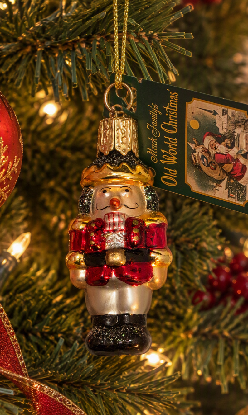 NWT 2001 OLD WORLD CHRISTMAS ORNAMENT - MINIATURE NUTCRACKER 2 1/4"